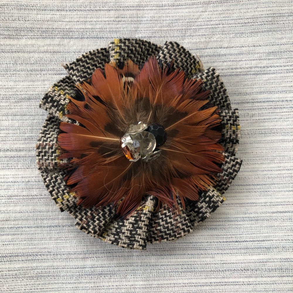 Loft decorative pin